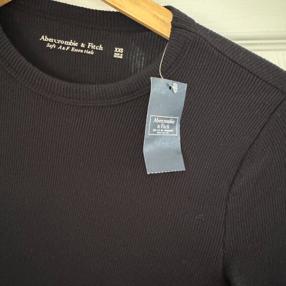 NWT Abercrombie & Fitch Long Sleeve Black Ribbed Soft Cropped Tee Essentials XXS - Picture 5 of 6